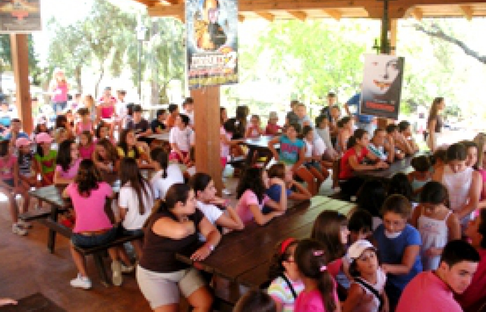 El campamento de verano de la Hermandad de la Amargura cumple diez aos