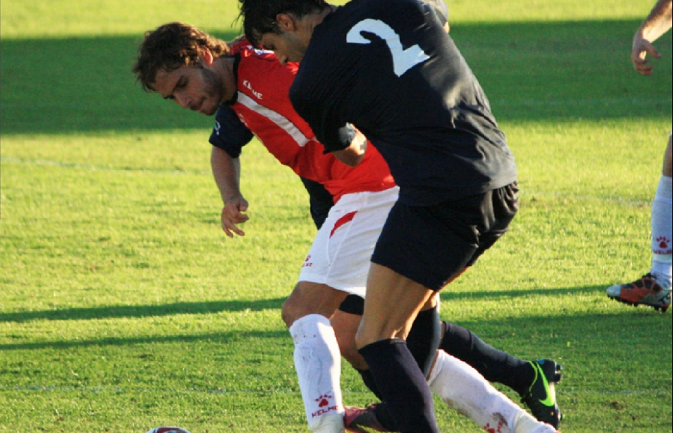 Primer borrn de la temporada del CD Alcal en casa del San Roque (2-1)