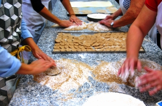 El IES Leonor de Guzmn y los empresarios de Alcal logran el ciclo formativo de panadera y confitera